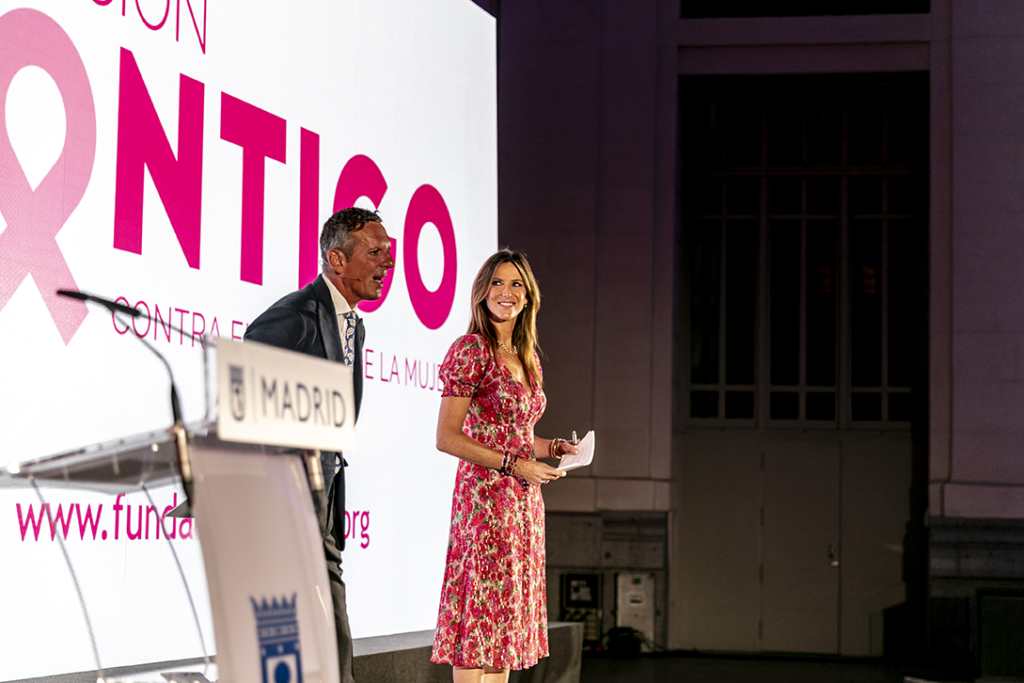 Alejandra y Joaquín Prat presentan el acto de la cena solidaria de la Fundación Contigo